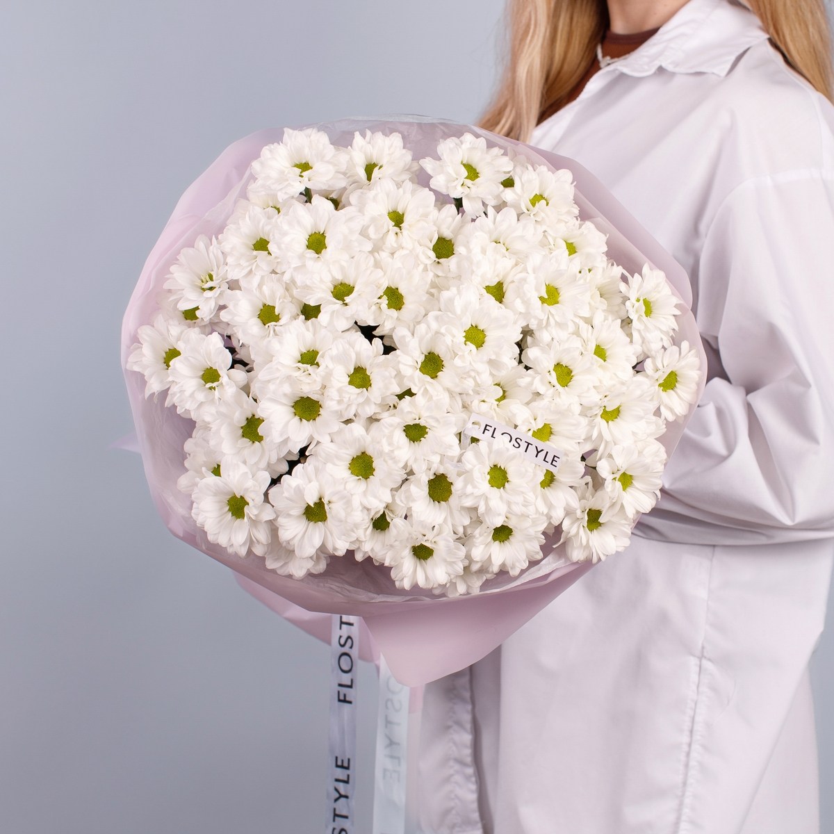 Букет из 9 белых хризантем 